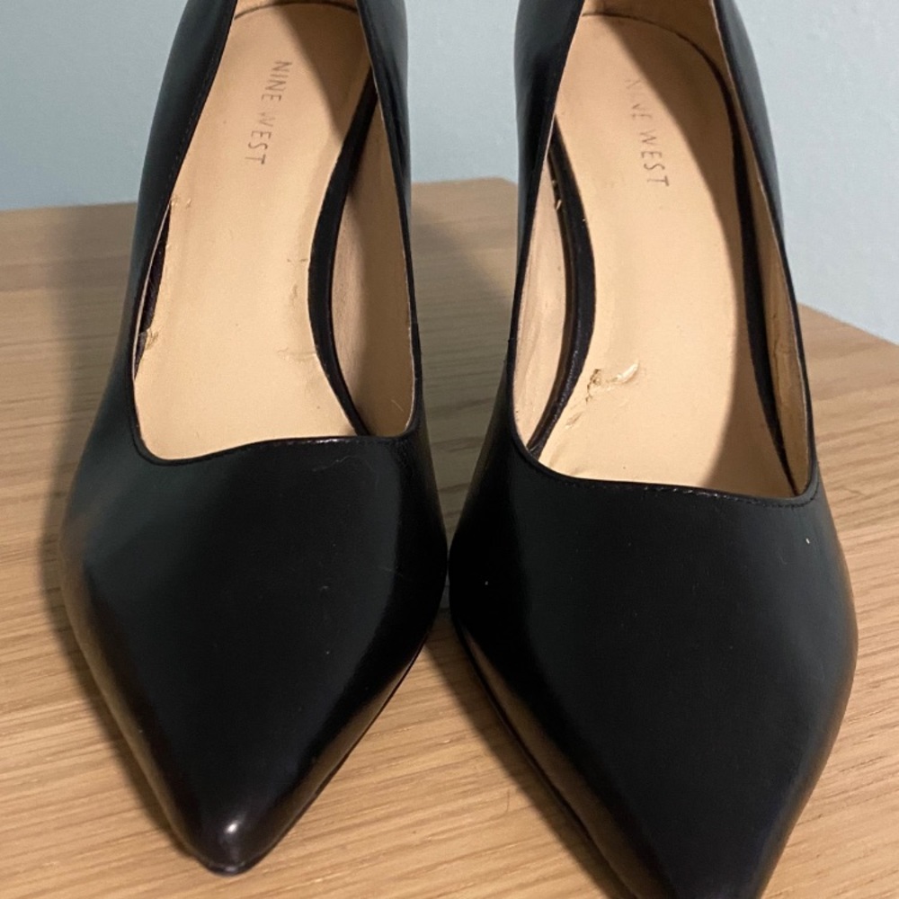 Nine West Black Pumps